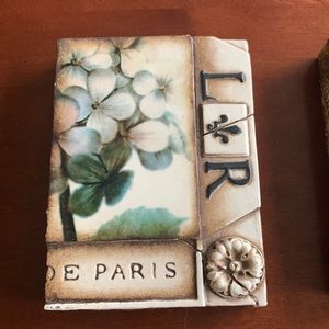 Sid dickens L&R Flowers tile